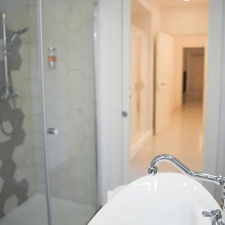 Diamond - 200mq In Centro Citta Con Terrazza Privata * Лечче